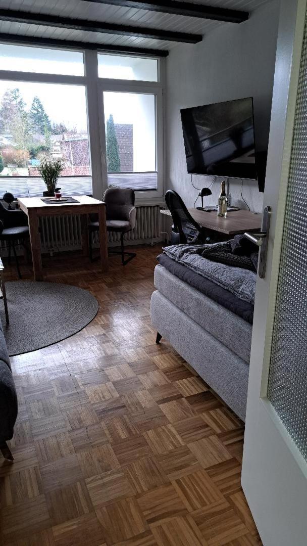 1-Zimmer-Appartement Schoene Aussicht ลางเกลส์ไฮม์ ภายนอก รูปภาพ